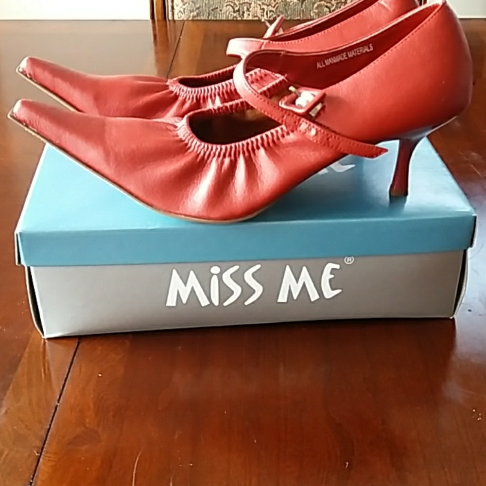 Red Heels - Picture 2 of 3